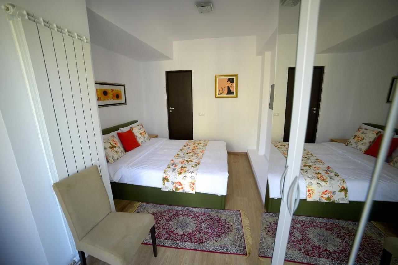 Отель Bucur Accommodation Бухарест