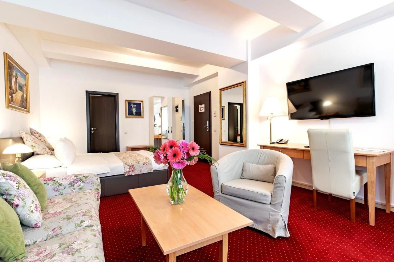 Отель Bucur Accommodation Бухарест