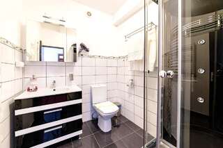 Отель Bucur Accommodation Бухарест Superior Double with Balcony (Including smoking area)-3