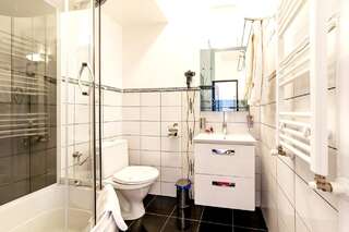 Отель Bucur Accommodation Бухарест King Double with Balcony (Including smoking area)-4