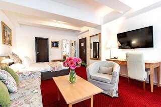 Отель Bucur Accommodation Бухарест Superior Double No balcony (No smoking area)-6
