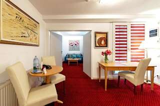 Отель Bucur Accommodation Бухарест Junior Suite no balcony (No smoking area)-1
