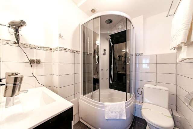 Отель Bucur Accommodation Бухарест-23