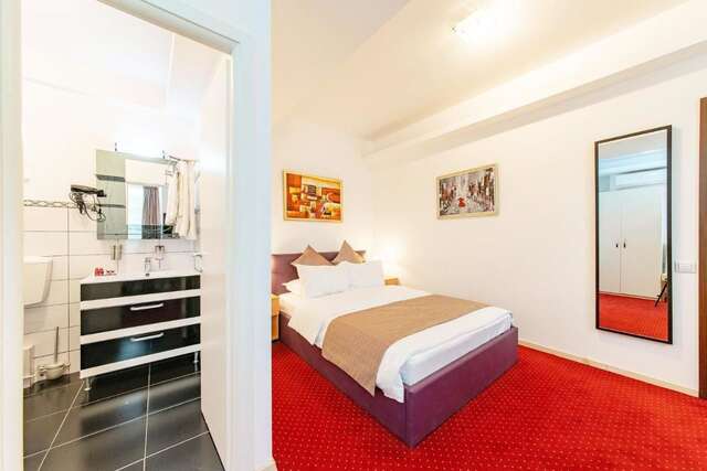 Отель Bucur Accommodation Бухарест-5